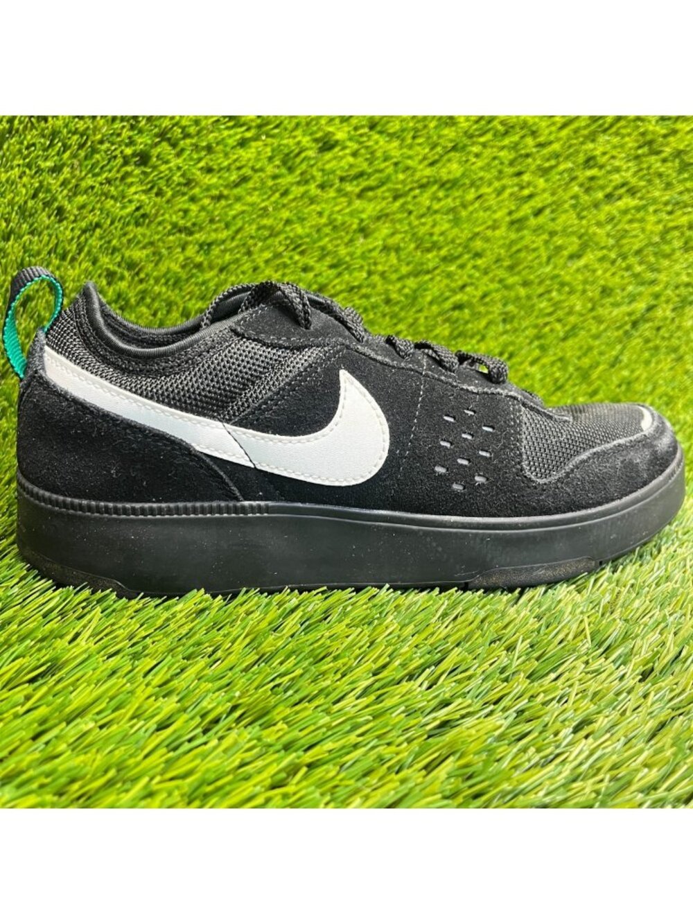 Nike City GS Boys Size 6Y Black White Athletic Running Walking Shoes Sneakers